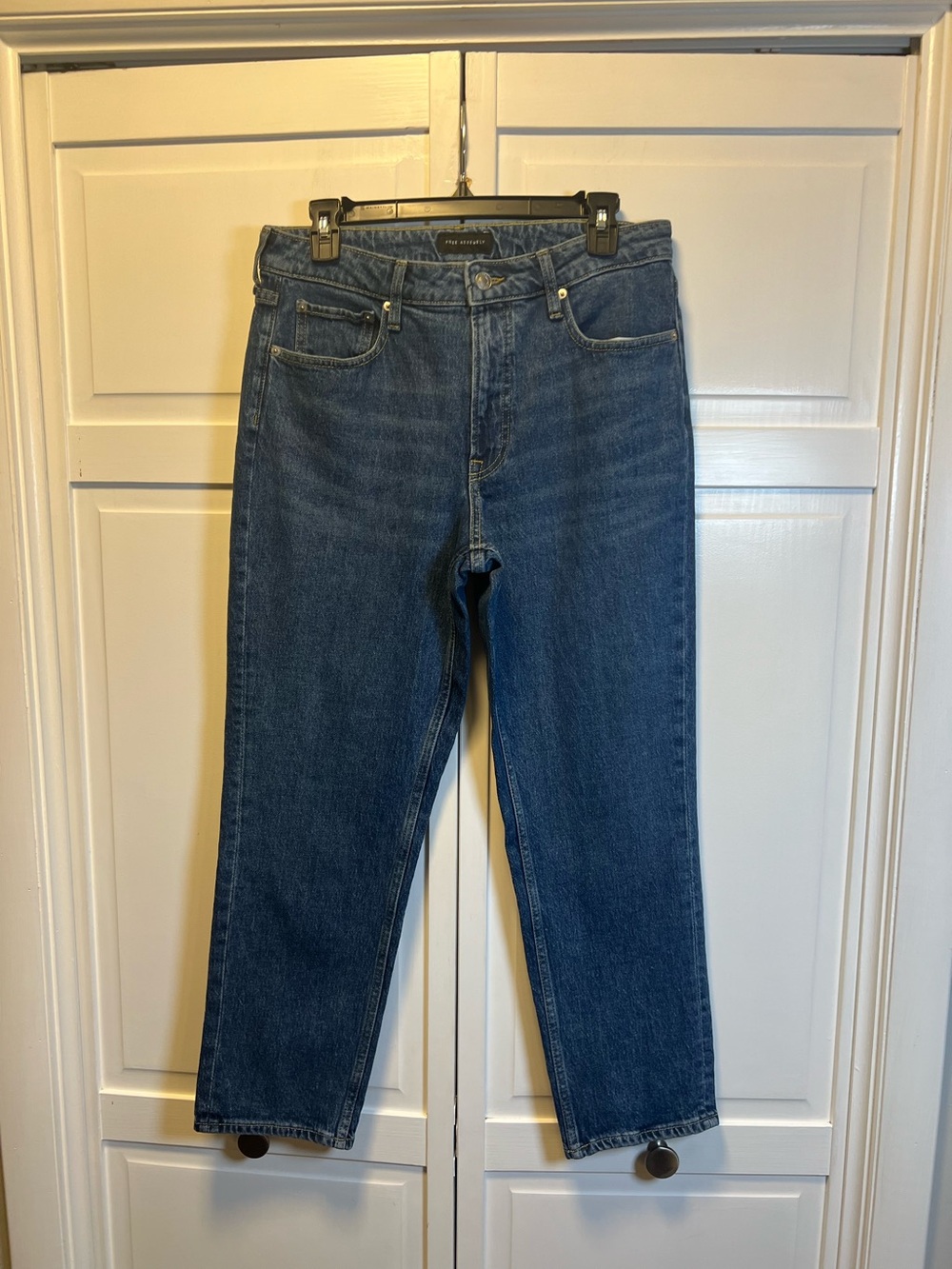 Free Assembly Women’s 90’s Straight Leg Jeans in Dark Blue Denim Size 10